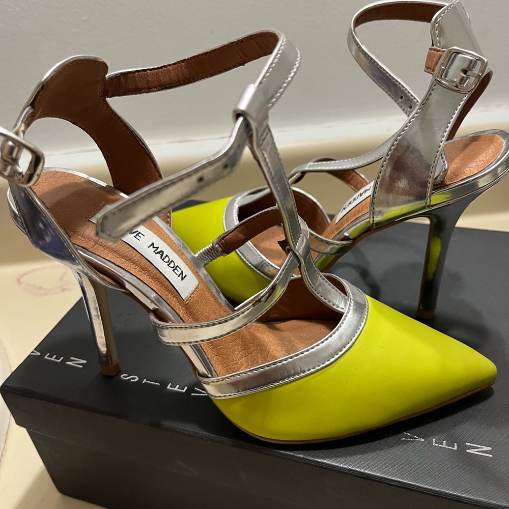 Steve Madden lime green pumps - Picture 3 of 4